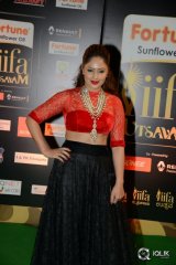 Nikesha Patel at IIFA Utsavam 2016